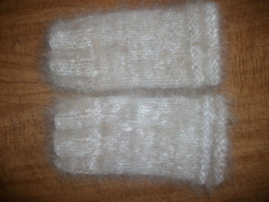 Handspun 100% Angora Rabbit Yarn, 50 Yd Worsted Natural Angora Yarn Free pattern image 2