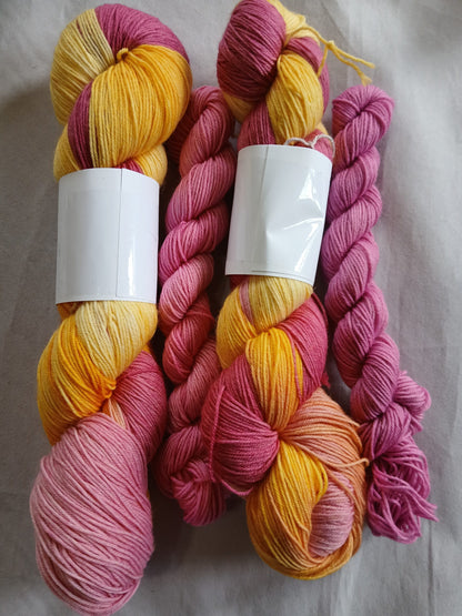 Hand Dyed Sock Yarn Set, Mauve Pink variegated color, Superwash Merino Nylon Fingering Weight 100g & 20g mini image 1