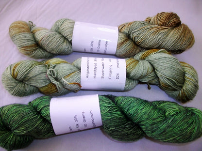 Hand Dyed 70% Merino/ 30% Silk Yarn, super wash ply yarn 438 Yd 100g image 1